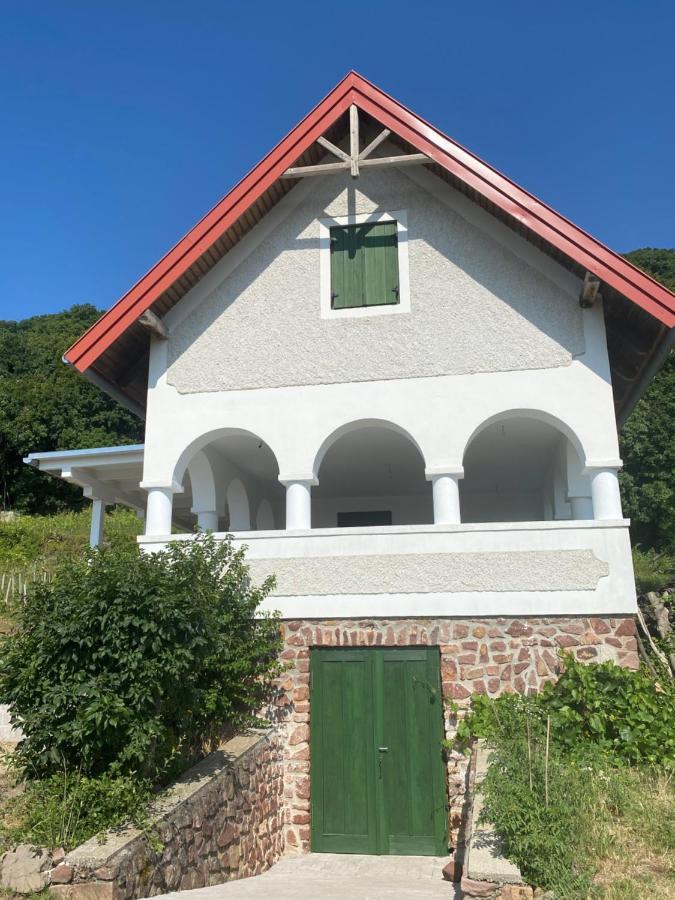 Apartment Chateau Segesdi Borapartman